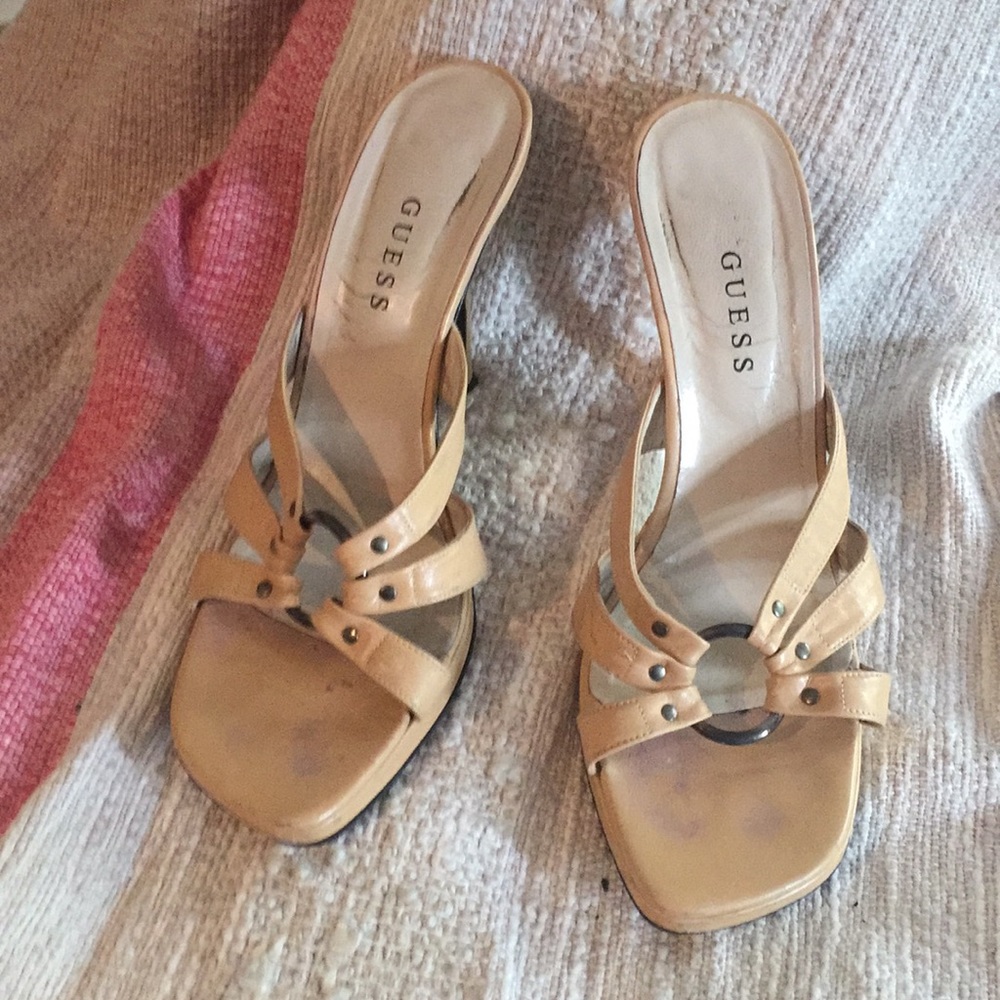 Tan sandal in good condition